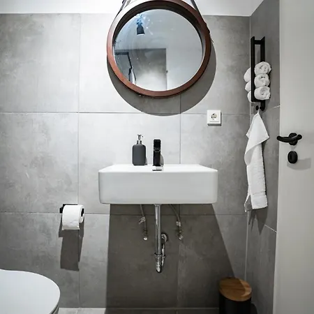2 Bedroom - Zentral - Kueche - Balkon - Wifi - Netflix - Business - Kaffe - Parkhaus Apartment Wiesbaden